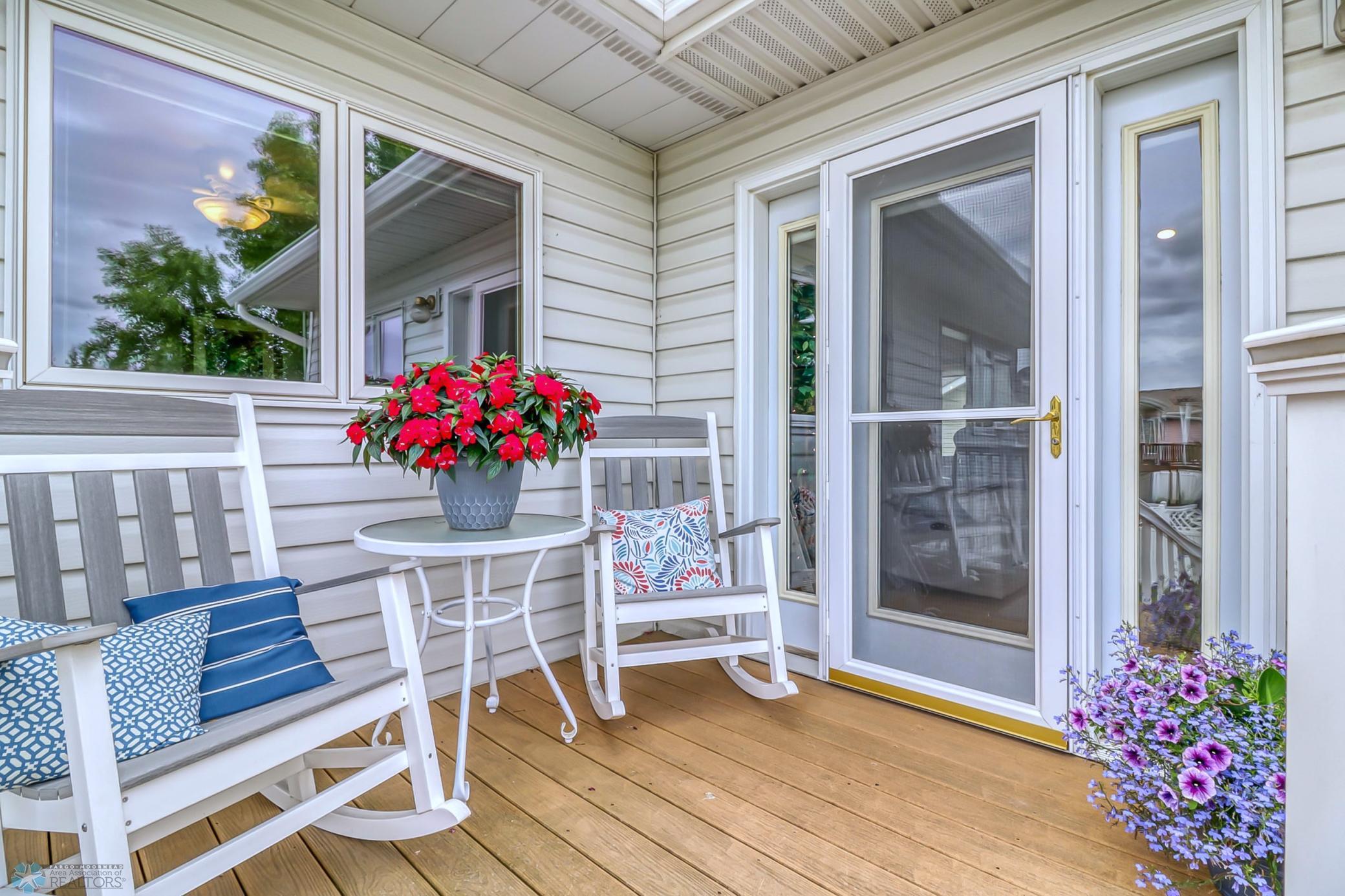 Backyard_deck1_0.jpg