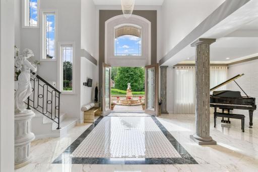 33 Mallard Road, Saint Paul, MN 55127