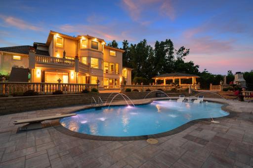 33 Mallard Road, Saint Paul, MN 55127