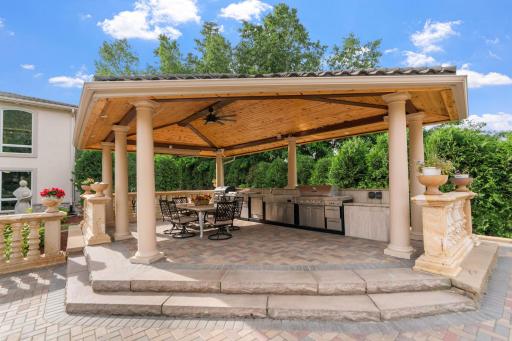 33 Mallard Road, Saint Paul, MN 55127