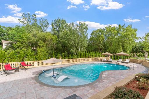 33 Mallard Road, Saint Paul, MN 55127