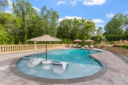33 Mallard Road, Saint Paul, MN 55127