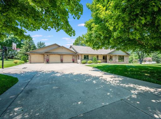 1029 Highland Drive, Blue Earth, MN 56013