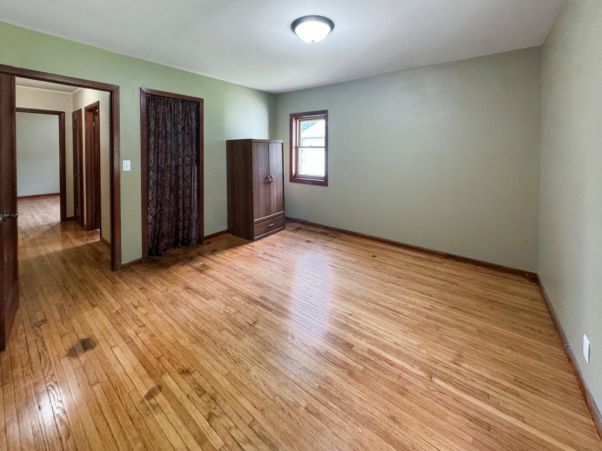 Bedroom 2 on main.jpg