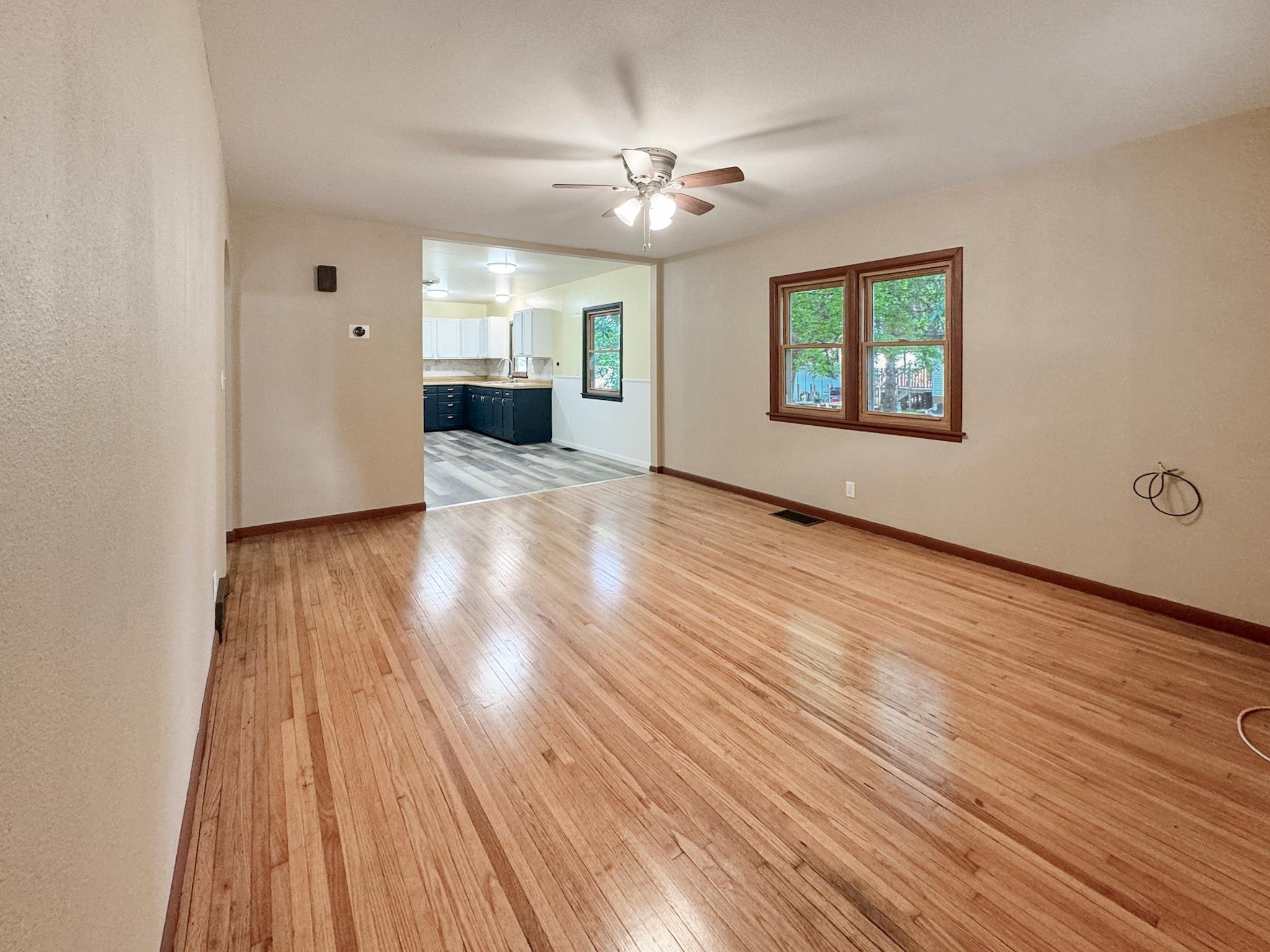 Living room 3.jpg