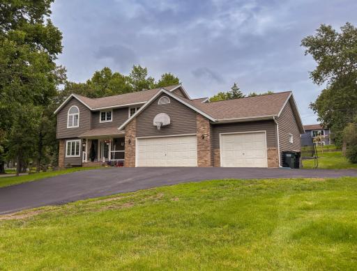1401 Lakeside Drive, Alexandria, MN 56308
