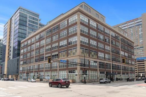 The historic Sexton building began life as a warehouse in 1926 and was converted into modern lofts in 2006