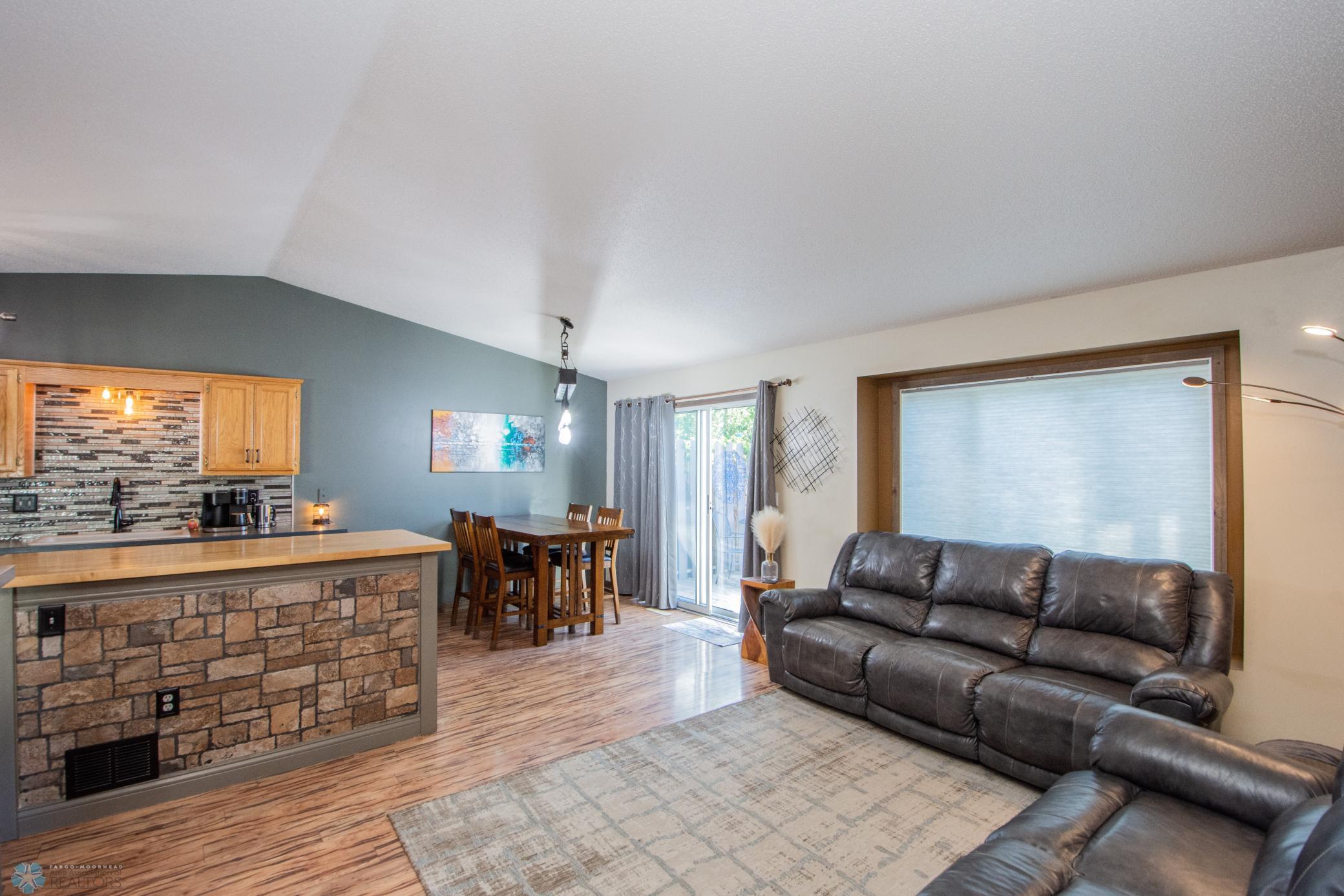 Living Room/Dining