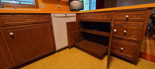 Plus, pull out shelves on the larger cabinets