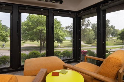 Walls of Glass to Enjoy Year-Round