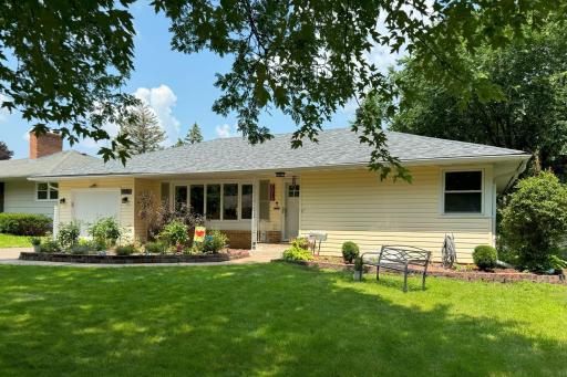 Don't miss this terrific 3BR/2BA rambler in a convenient St. Louis Park location!