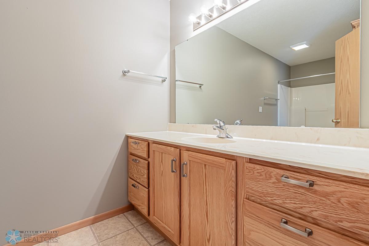 Primary 3/4 bath