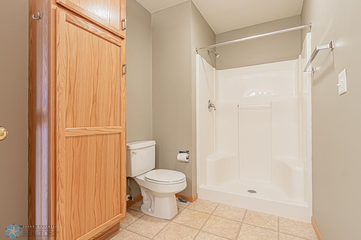 Primary 3/4 bath