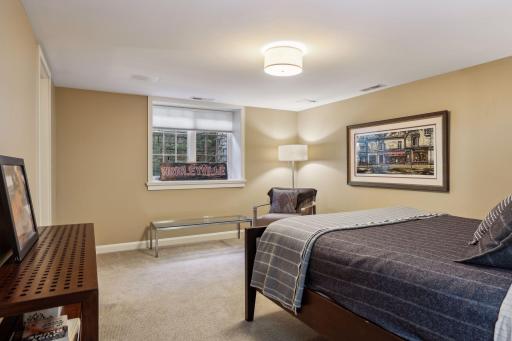 332 Mississippi River Boulevard S, Saint Paul, MN 55105