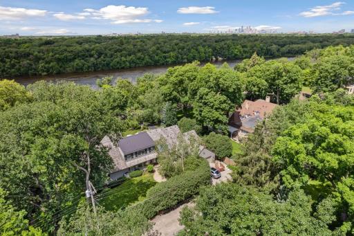 332 Mississippi River Boulevard S, Saint Paul, MN 55105
