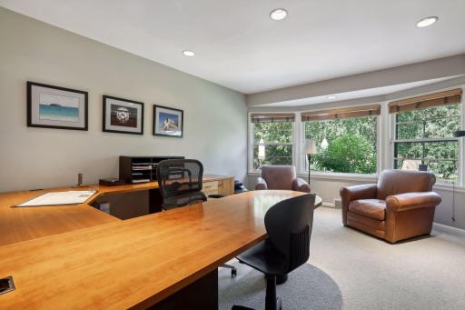 332 Mississippi River Boulevard S, Saint Paul, MN 55105