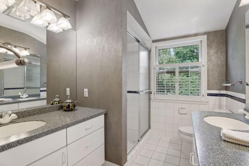 332 Mississippi River Boulevard S, Saint Paul, MN 55105