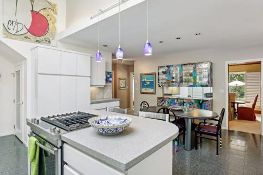 332 Mississippi River Boulevard S, Saint Paul, MN 55105