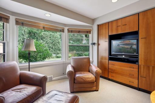 332 Mississippi River Boulevard S, Saint Paul, MN 55105