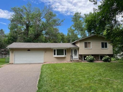 12160 70th Avenue N, Maple Grove, MN 55369