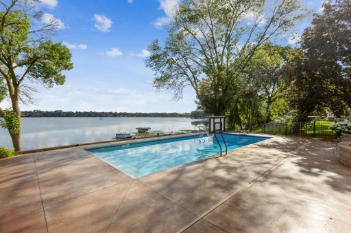 17303 Weaver Lake Drive, Maple Grove, MN 55311