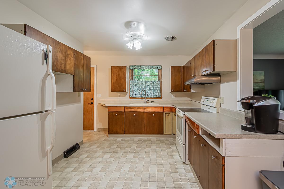 18 12th Ave S, Moorhead, MN 56560, USA-08.jpg