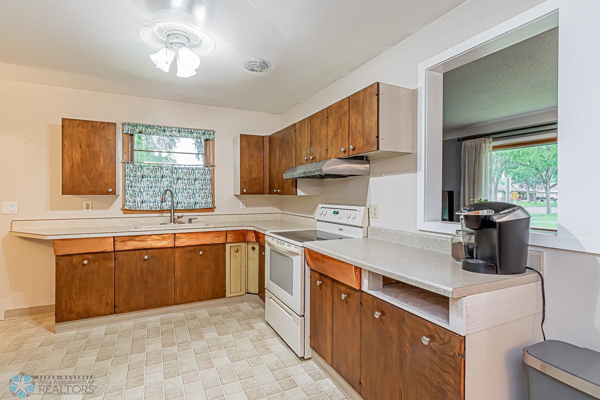 18 12th Ave S, Moorhead, MN 56560, USA-07.jpg