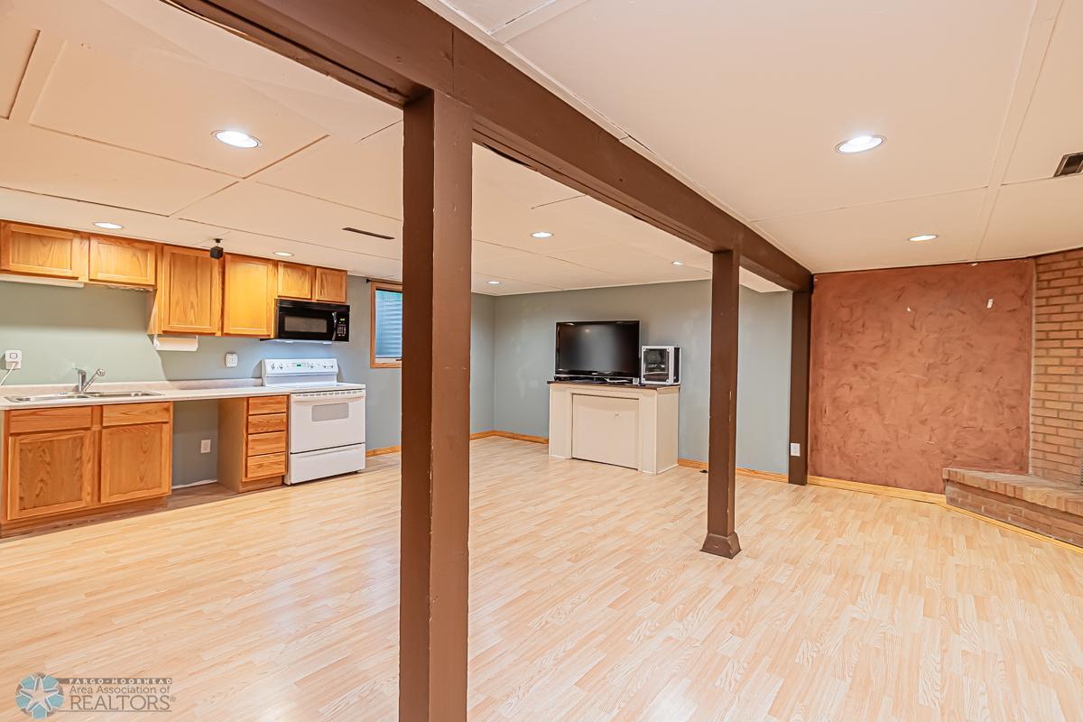18 12th Ave S, Moorhead, MN 56560, USA-19.jpg