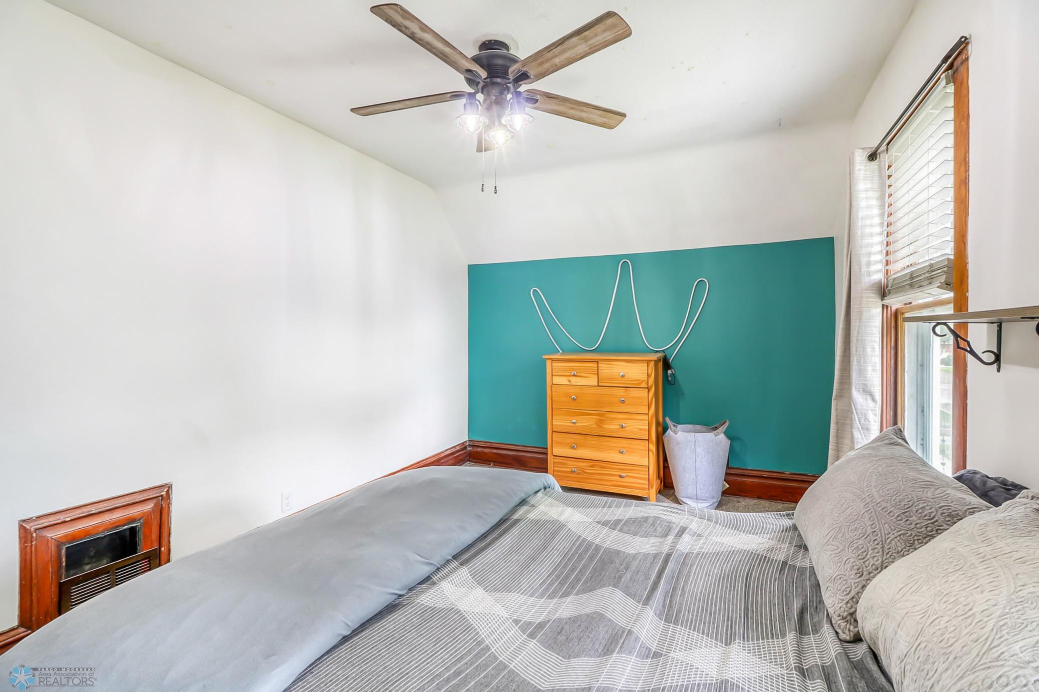 Upstairs bedroom1_3-3264.jpg