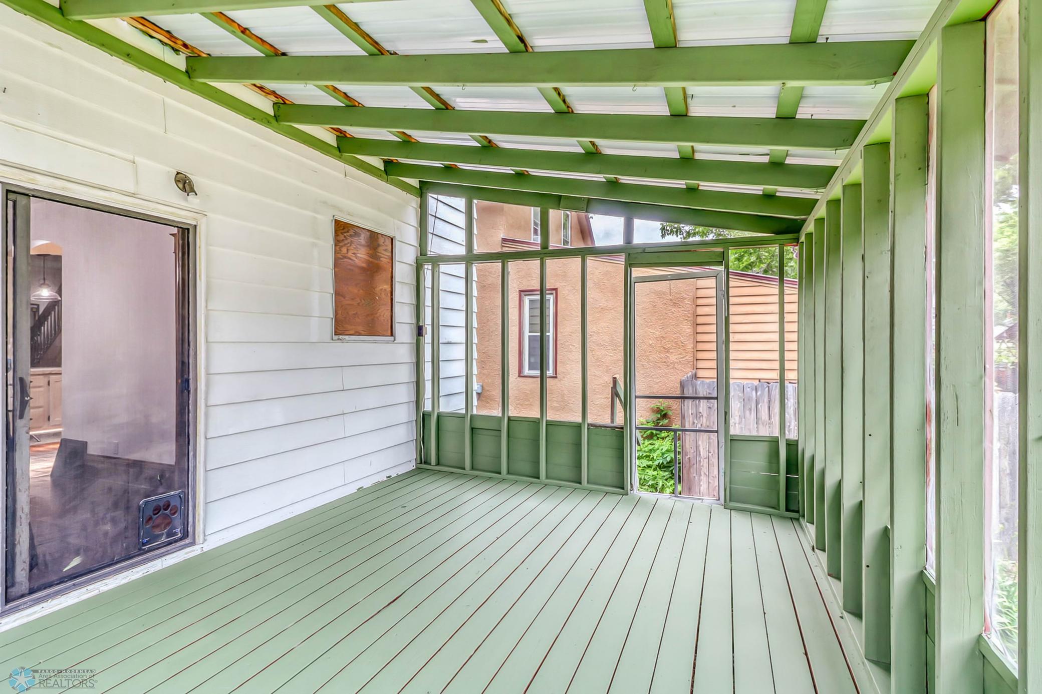 Sceened Porch1_1-3264.jpg