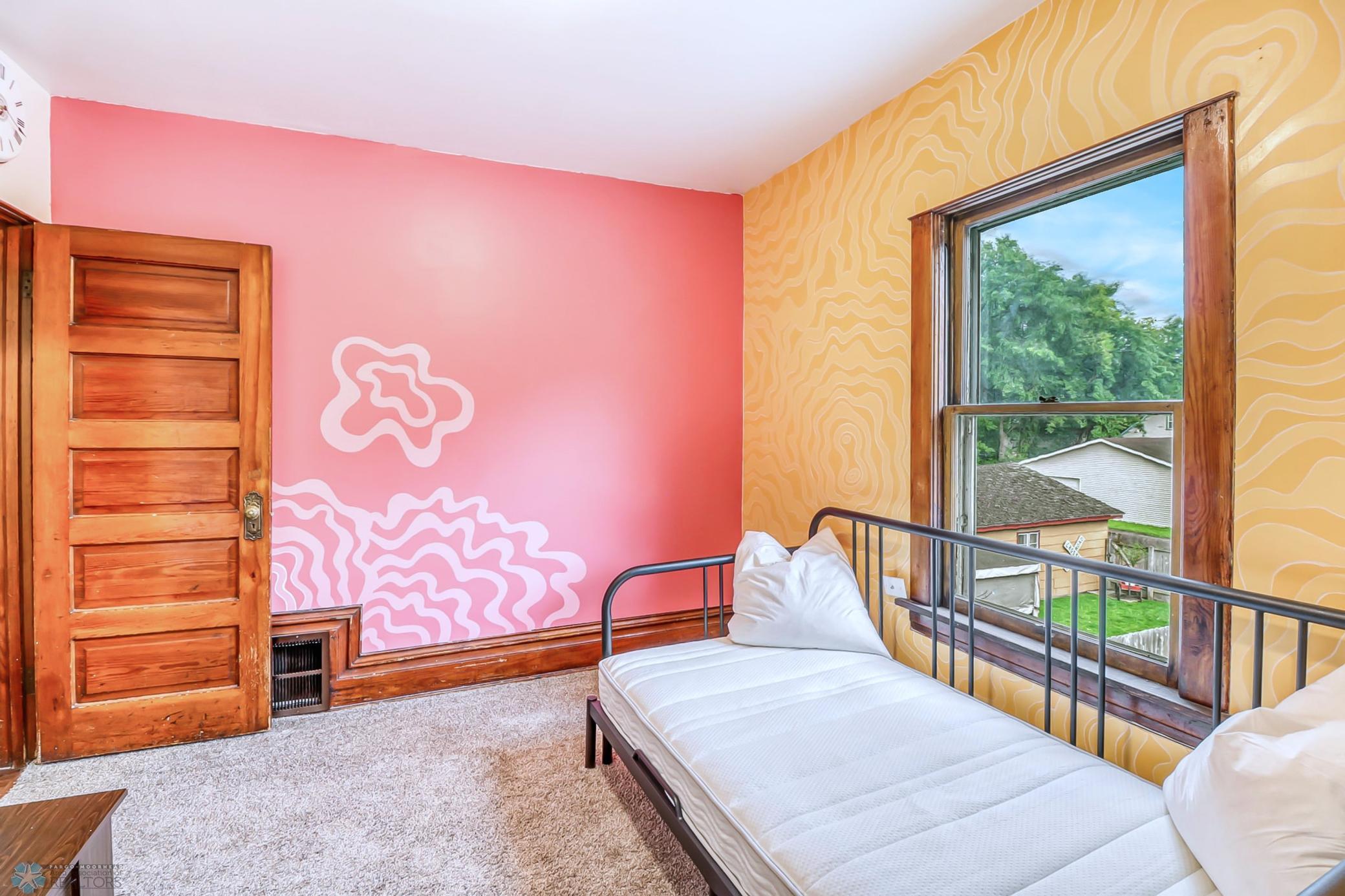 Upstairs Bedroom2_2-3264.jpg