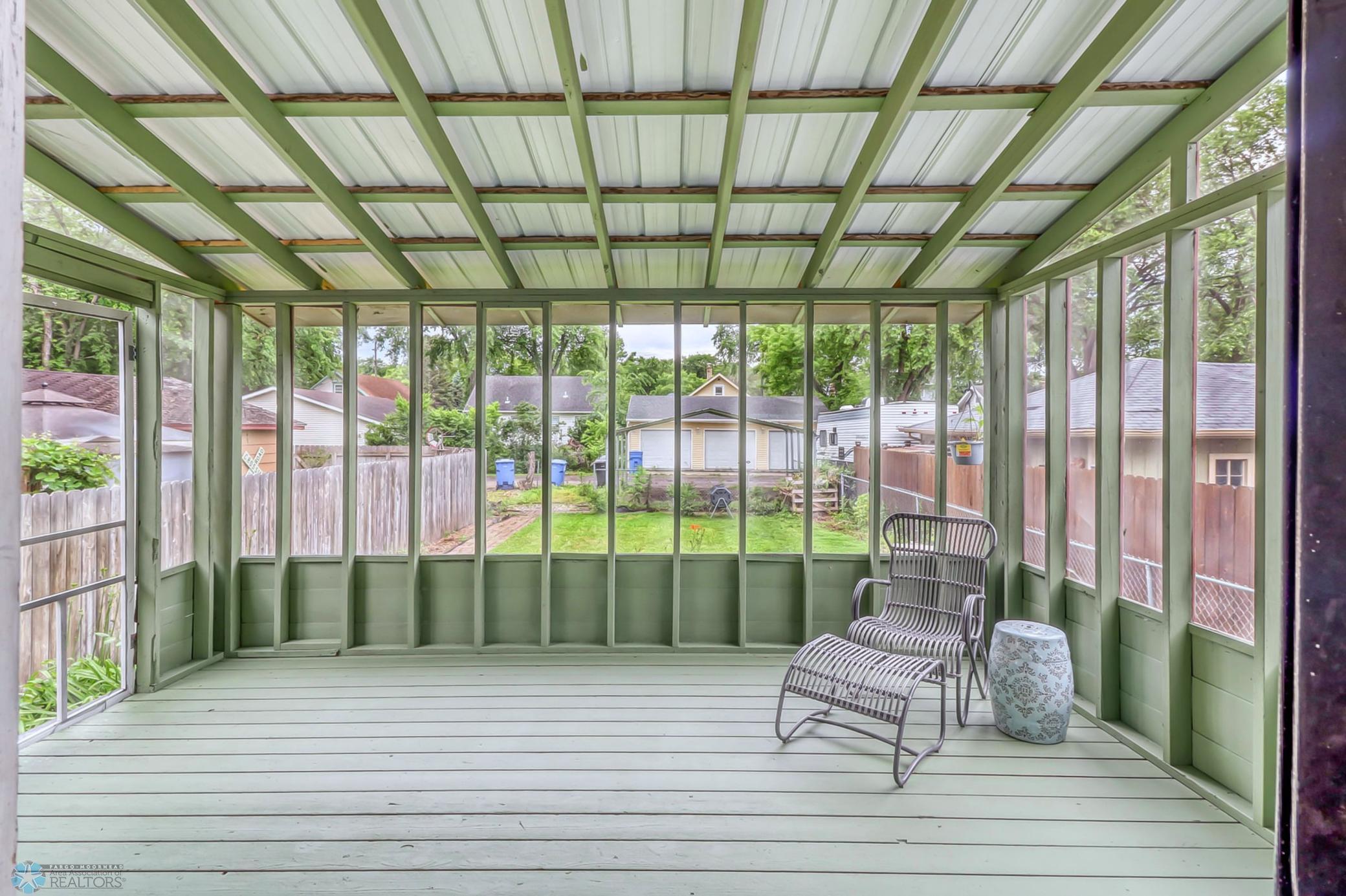 Sceened Porch1_0-3264.jpg