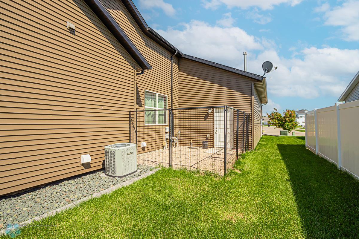 4712 5th St W West Fargo ND-8.jpg