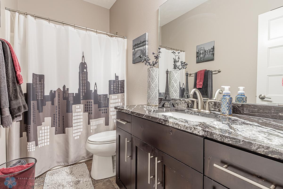 4712 5th St W West Fargo ND-13.jpg