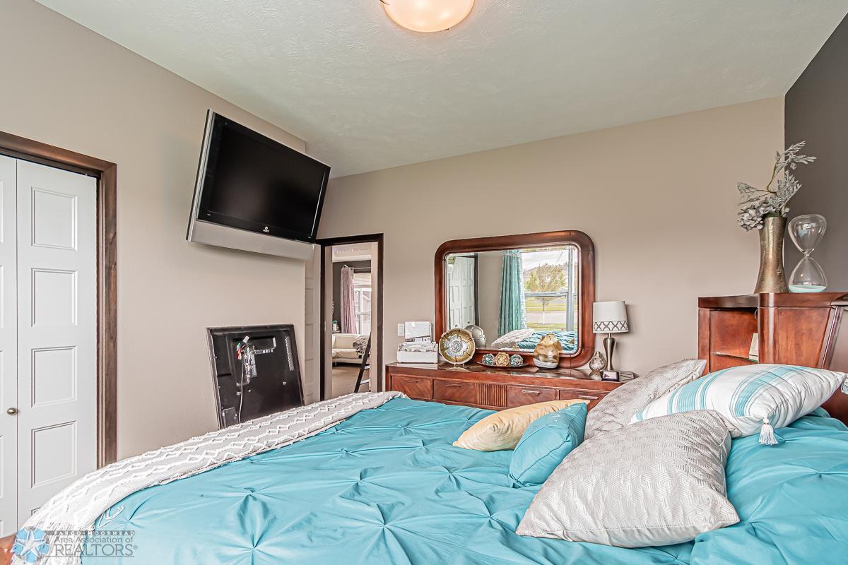 4712 5th St W West Fargo ND-10.jpg