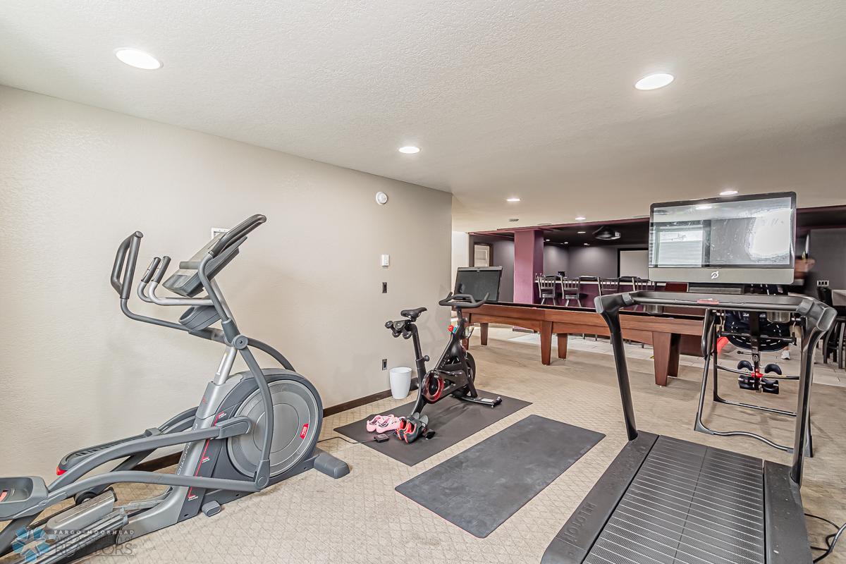 4712 5th St W West Fargo ND-43.jpg