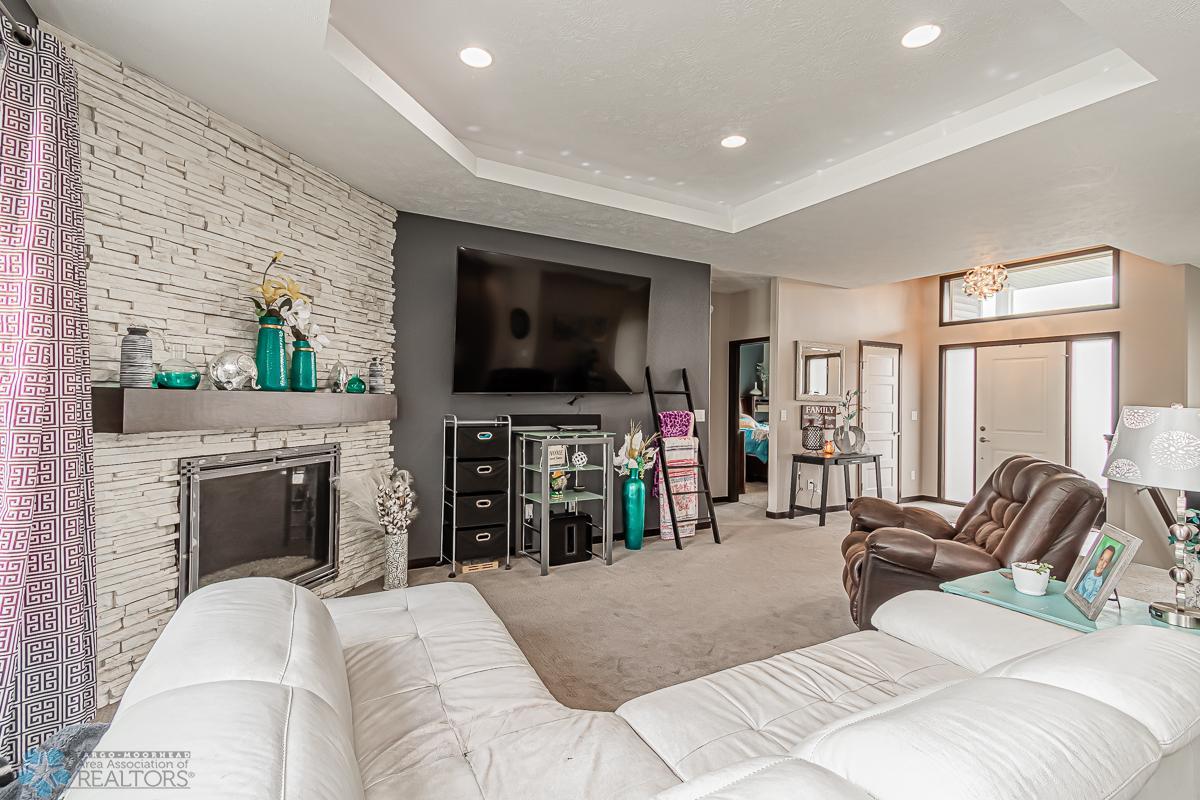 4712 5th St W West Fargo ND-16.jpg