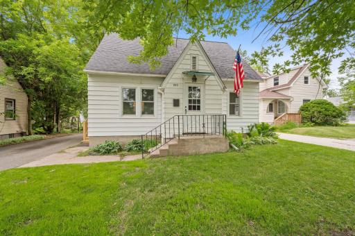 909 NW 3rd Avenue, Grand Rapids, MN 55744