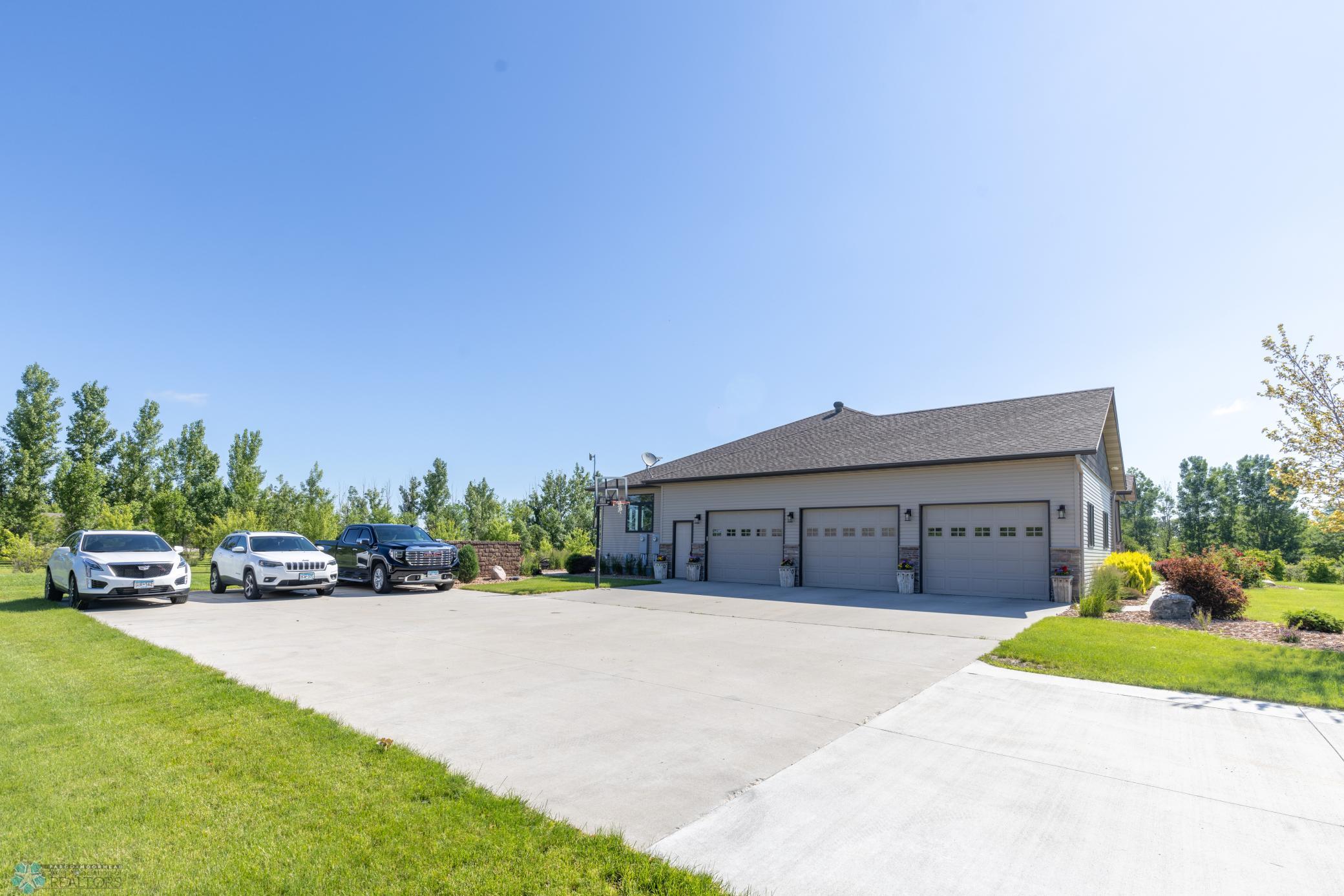 3752 73rd Ave N Moorhead-20.jpg