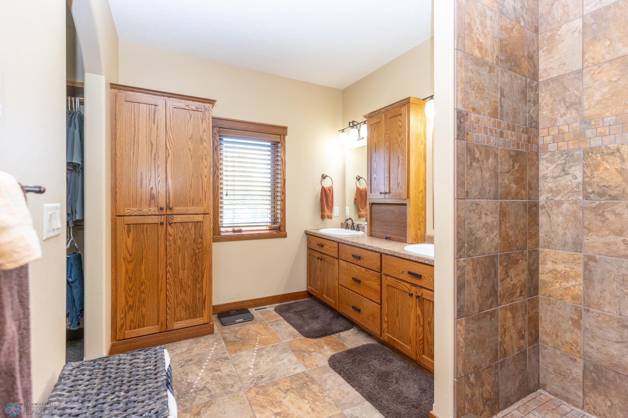 3752 73rd Ave N Moorhead-61.jpg
