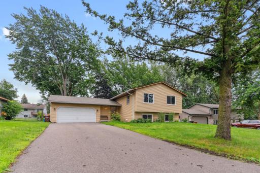 2086 Burr Street N, Saint Paul, MN 55117