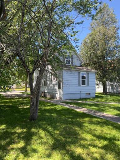 3732 3rd Avenue W, Hibbing, MN 55746