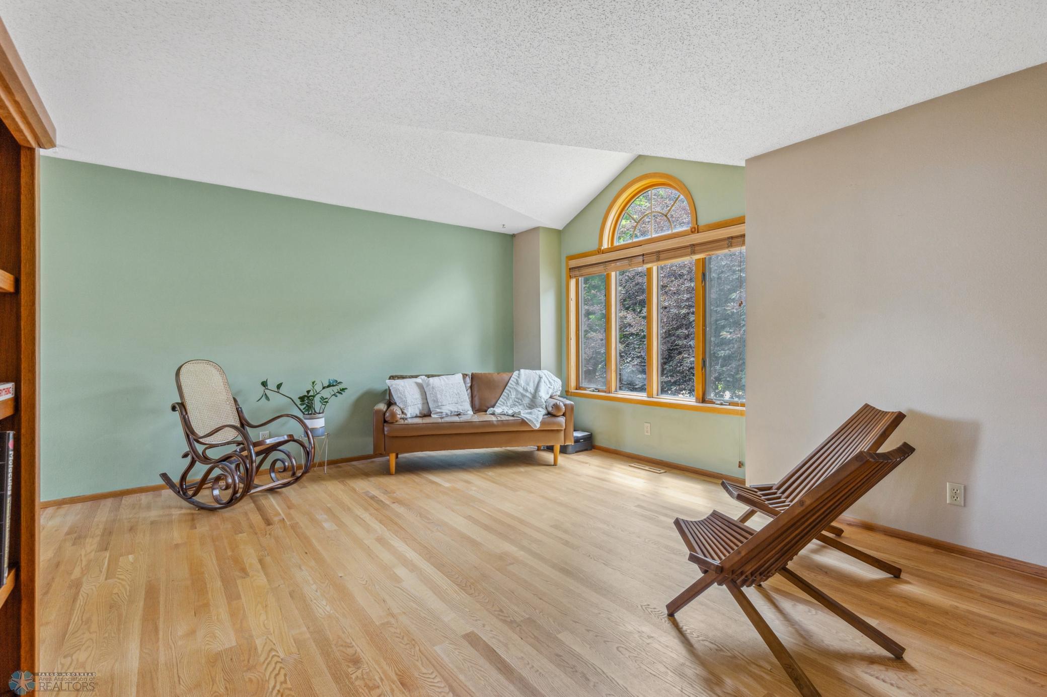 Livingroom with Beautiful Hardwood Floors
