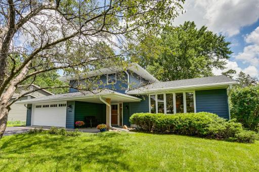 Wonderful neighborhood-great curb appeal.