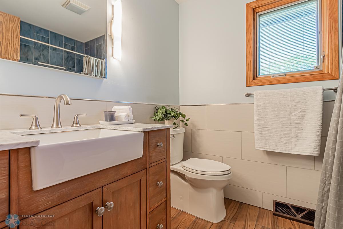 Upper Full Bath
