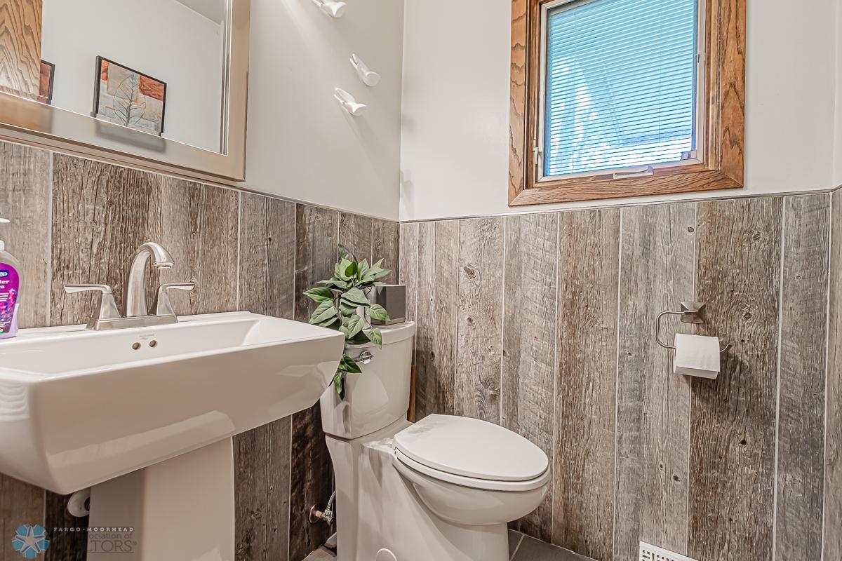 Main Level 1/2 Bath