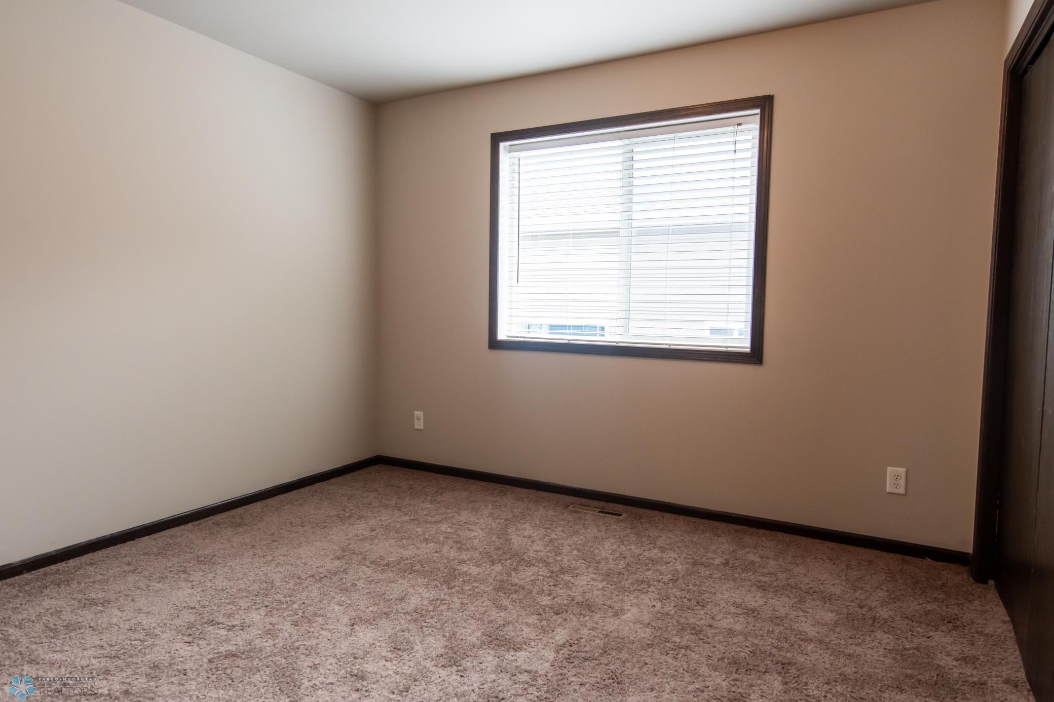 5988 59th St S, Fargo 7.jpg