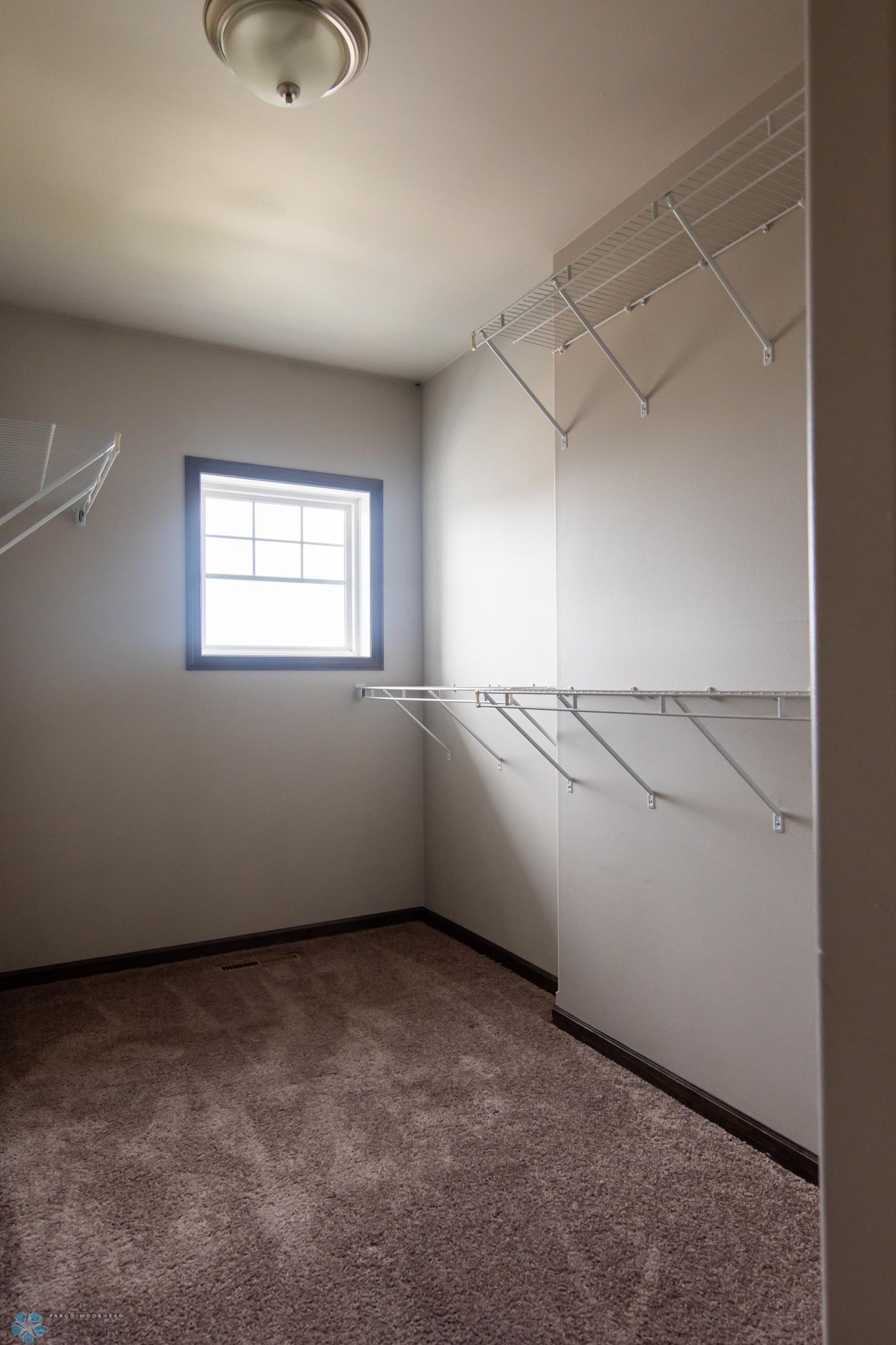 5988 59th St S, Fargo 10.jpg