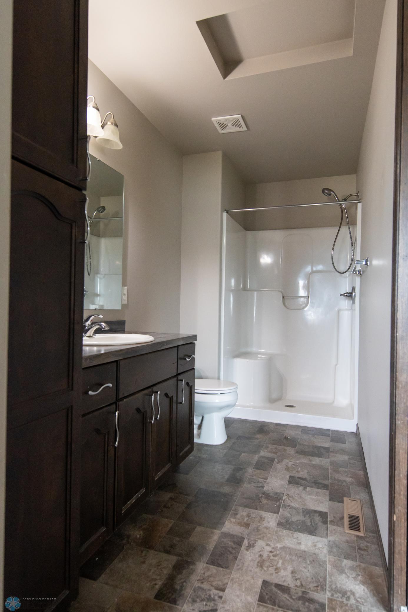5988 59th St S, Fargo 11.jpg