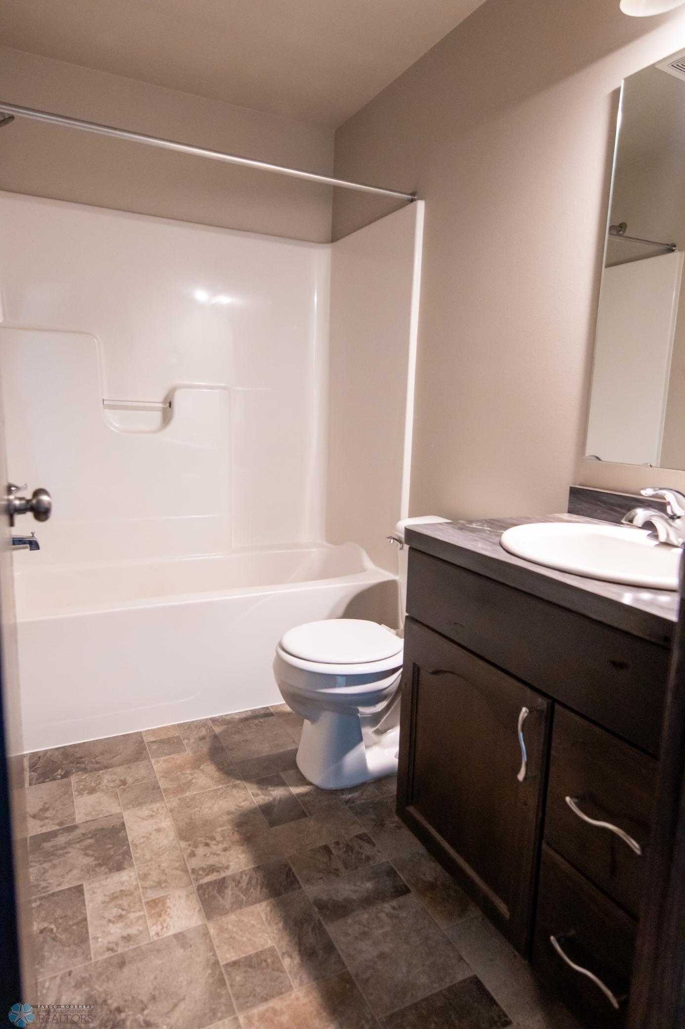 5988 59th St S, Fargo 16.jpg